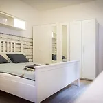 Zumaapartment Διαμέρισμα *